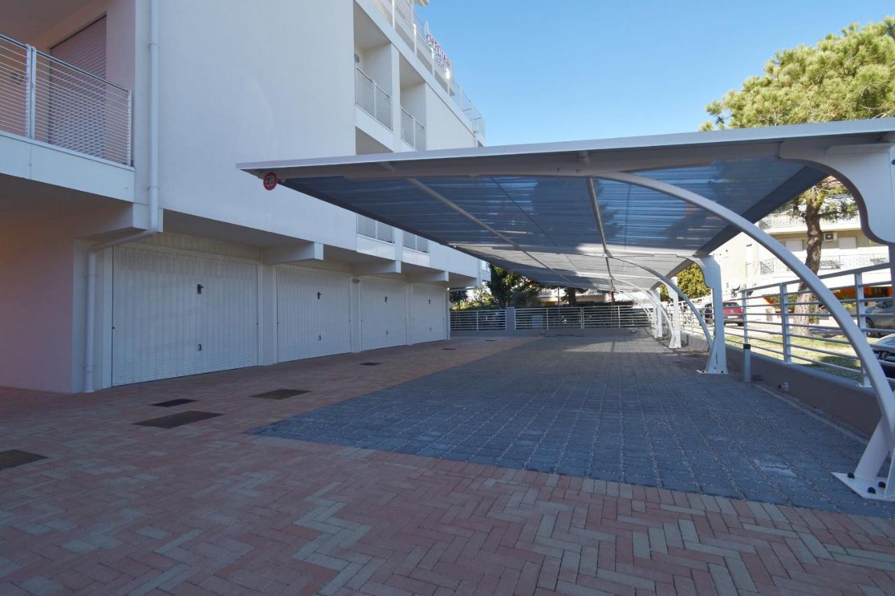 Residence Al Molo - Agenzia Cocal Каорле Экстерьер фото